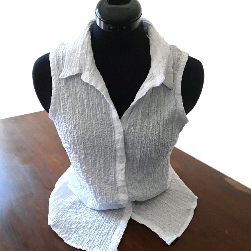 White Sleeveless Collared Stretchy Blouse